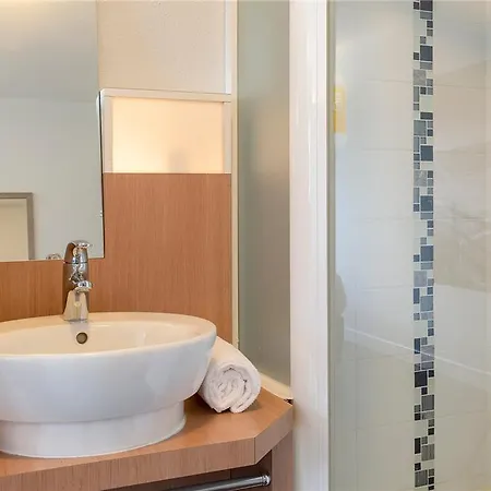 Og Millau Sud Otel *